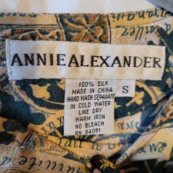 Annie Alexander vintage women's green fleur-de-lis 100% silk blouse size small - Picture 9 of 15